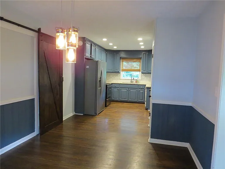1570 Van Epps St SE — Photo 6