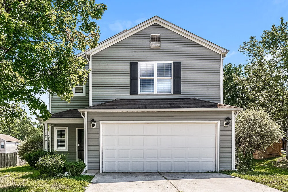 4 bed, 2.5 bath, 2048 sqft, $2,160 — Photo 1