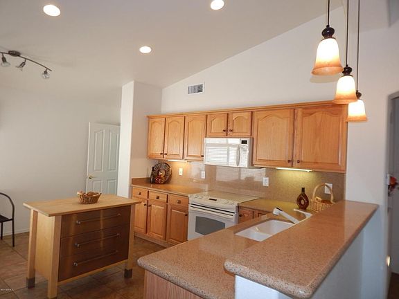 3rd image of 2752 E Glen Canyon Rd