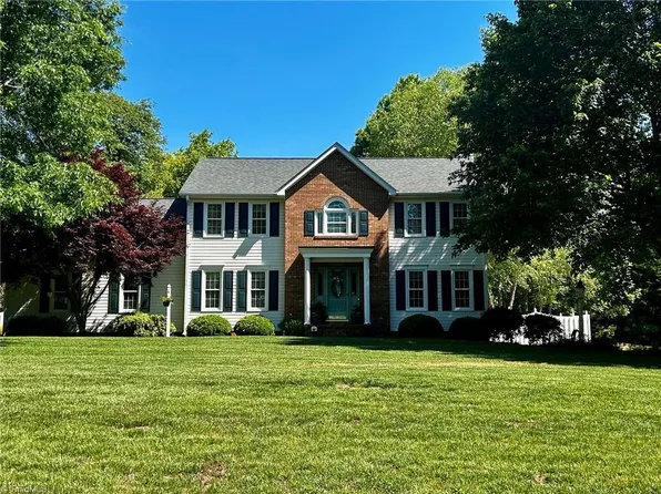 325 Creekside Dr, High Point, NC 27265