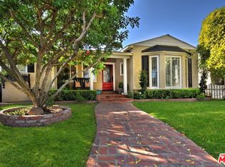 215 S Beachwood Dr, Burbank, CA 91506