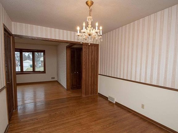 5th image of 7101 Ewing Ave N