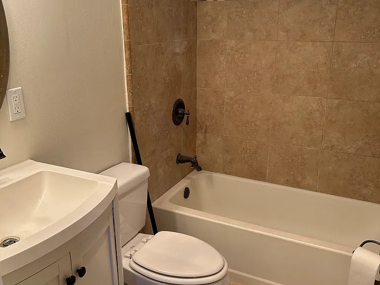 22432 Franklin St — Photo 8