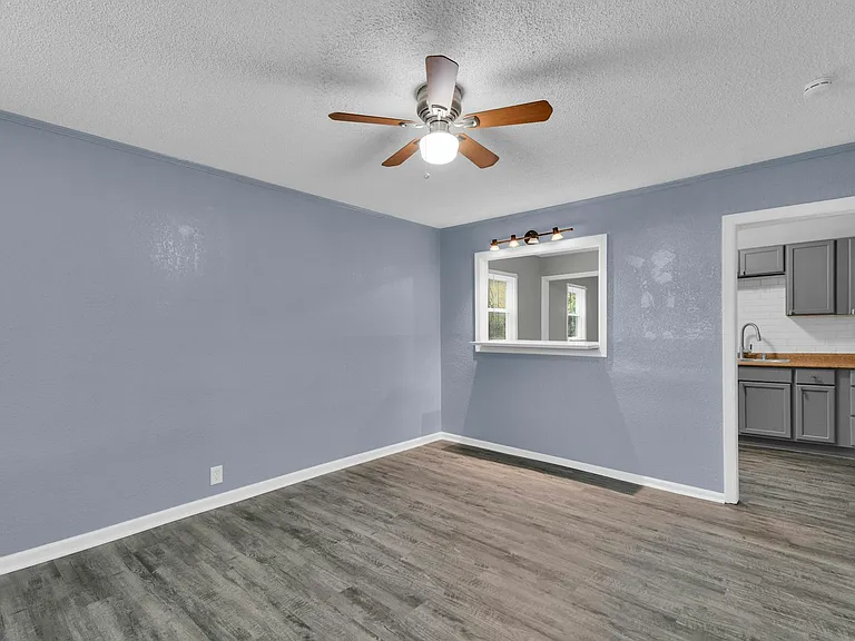 3414 Elmwood Ave — Photo 13