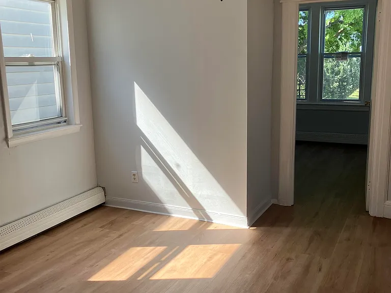 132 W 19th St #4 — Photo 7