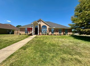 2040 Yasmeen Cir, Flint, TX 75762