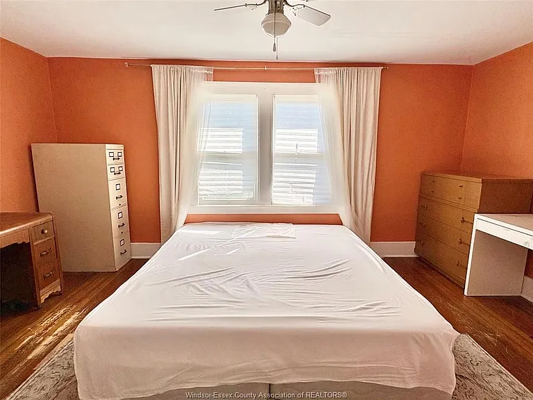 855 Edward Ave — Photo 17