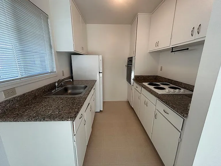 335 Alcatraz Ave #203 — Photo 6