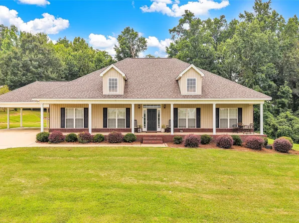 34 Wynridge Ct, Deatsville, AL 36022