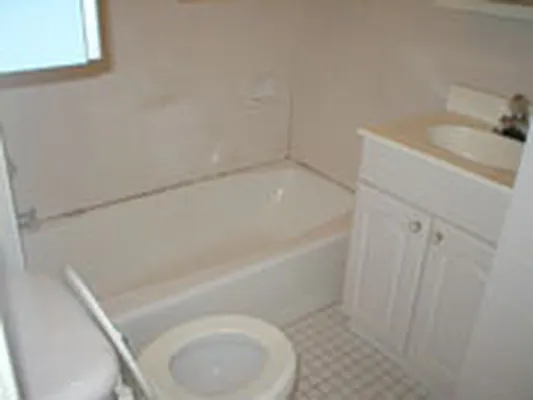 Rented by Eric Goodman Realty Corp | media 11