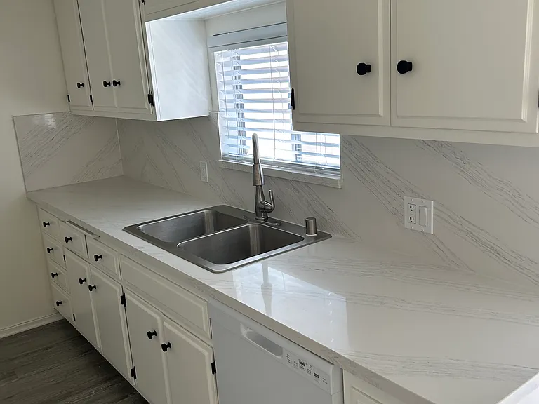 347 N Oakhurst Dr #5 — Photo 4