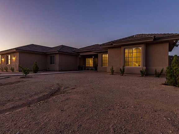 3rd image of 6944 W. Meadowbrook Dr