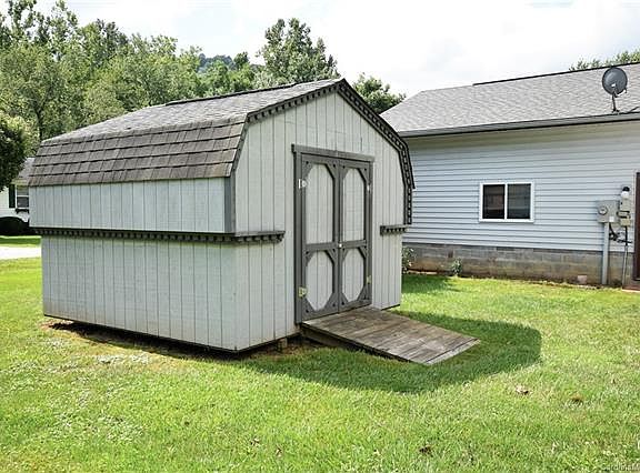 5th image of 87 Clearwater Dr