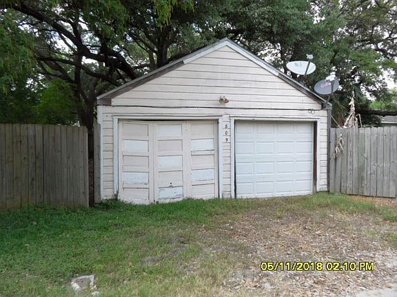 3rd image of 809 17th Ave N