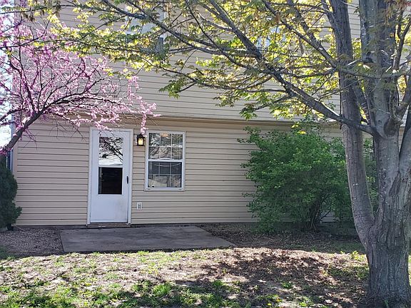 3rd image of 1040 SW Ephraim Dr