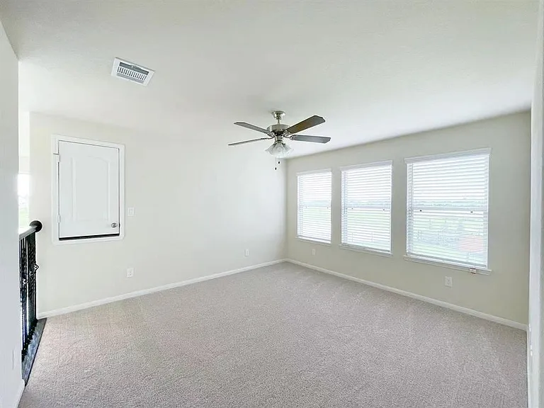 4403 Silvergrass Ln — Photo 22