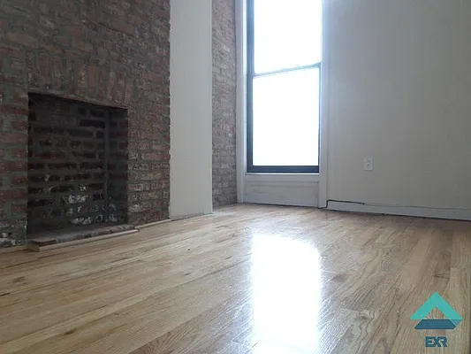 Rented by EXR | media 4