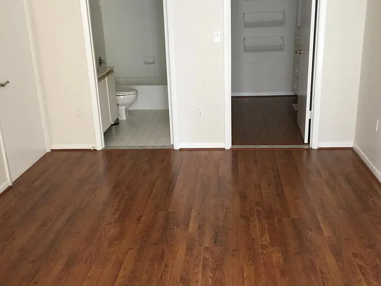 Master Bedroom/Master Bath with Walkin Closet