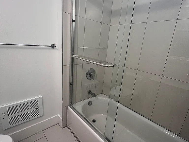 2861 California St #8 — Photo 4