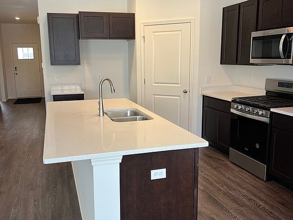 3rd image of 10470 Morse Pl