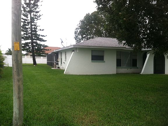 2nd image of 1027 SE 17th Pl