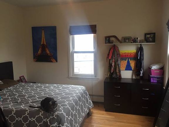 2nd image of 2184 Steinway St #3rd