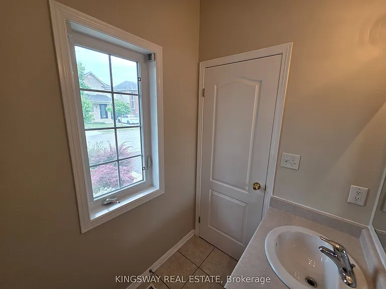 28 Tidemore Hts — Photo 16