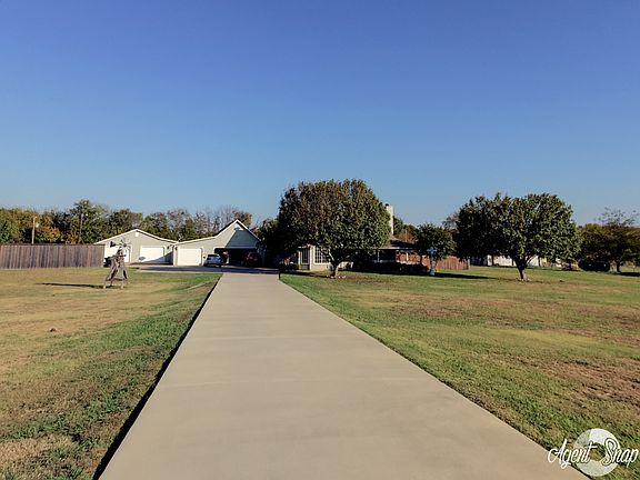 2nd image of 5139 Pecan Place Dr