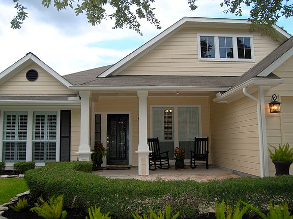 Spacious front porch