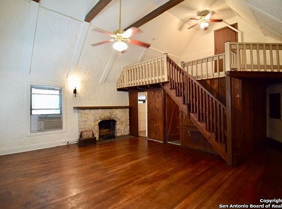3rd image of 1651 W Mistletoe Ave