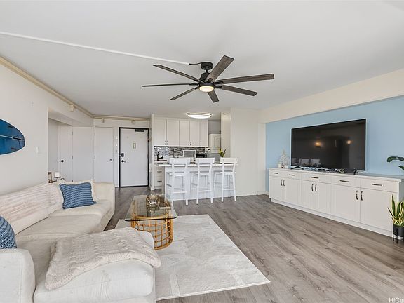 3rd image of 2333 Kapiolani Blvd APT 2611