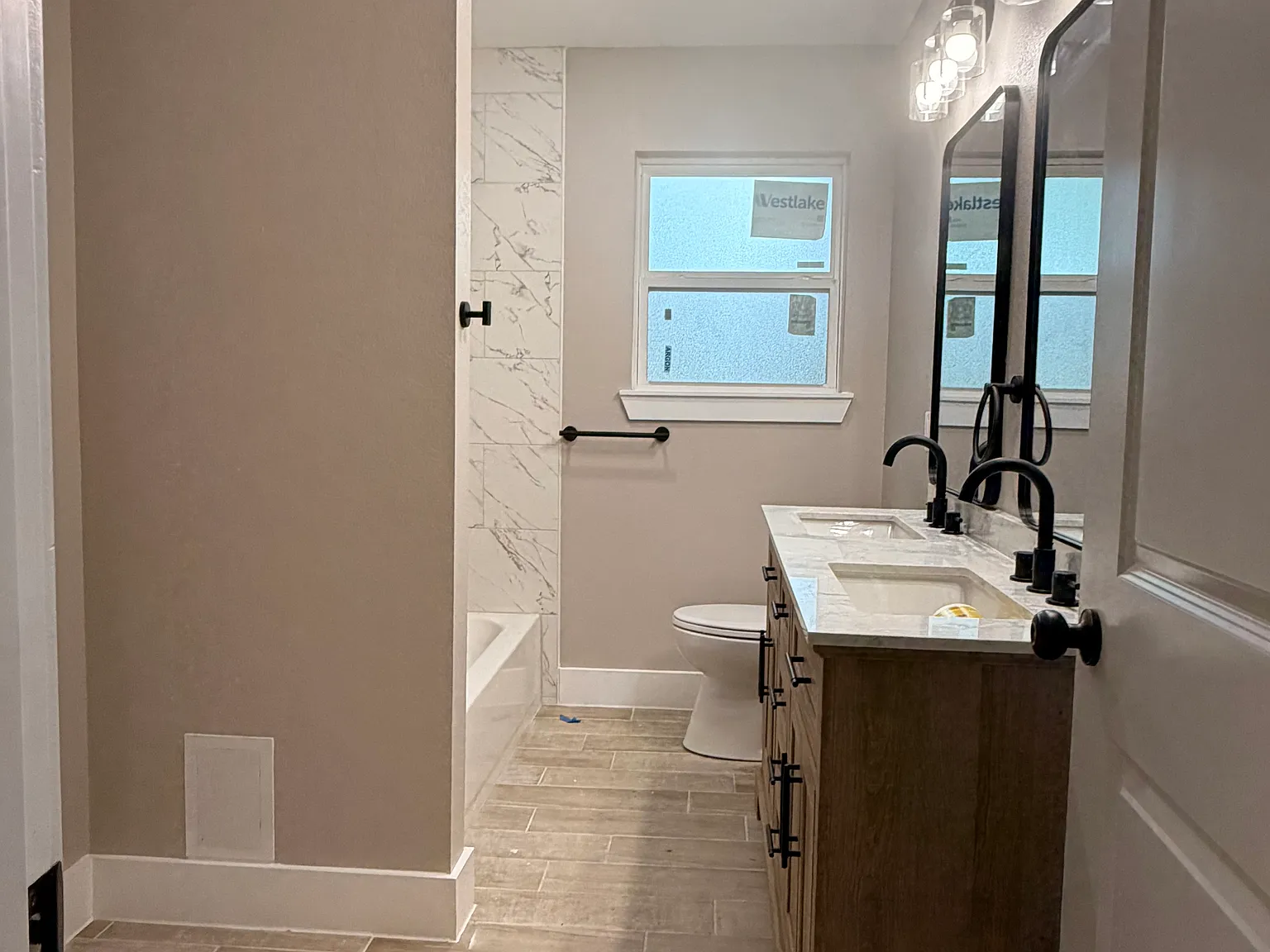4 bed, 1800 sqft, $2,390 — Photo 4
