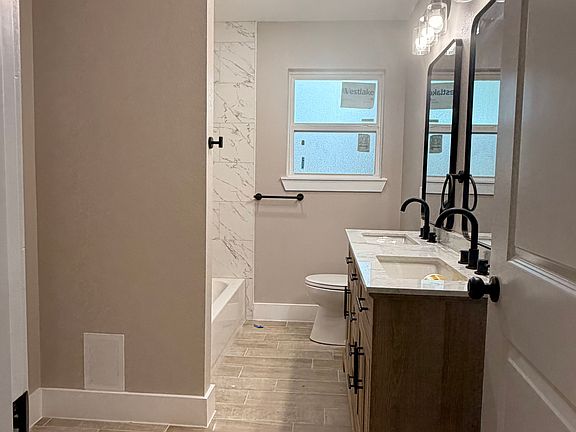 4th image of 3549 Westfield Ave
