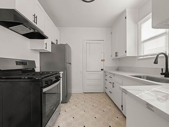 2nd image of 2267 W Adams Blvd #2273-1/4