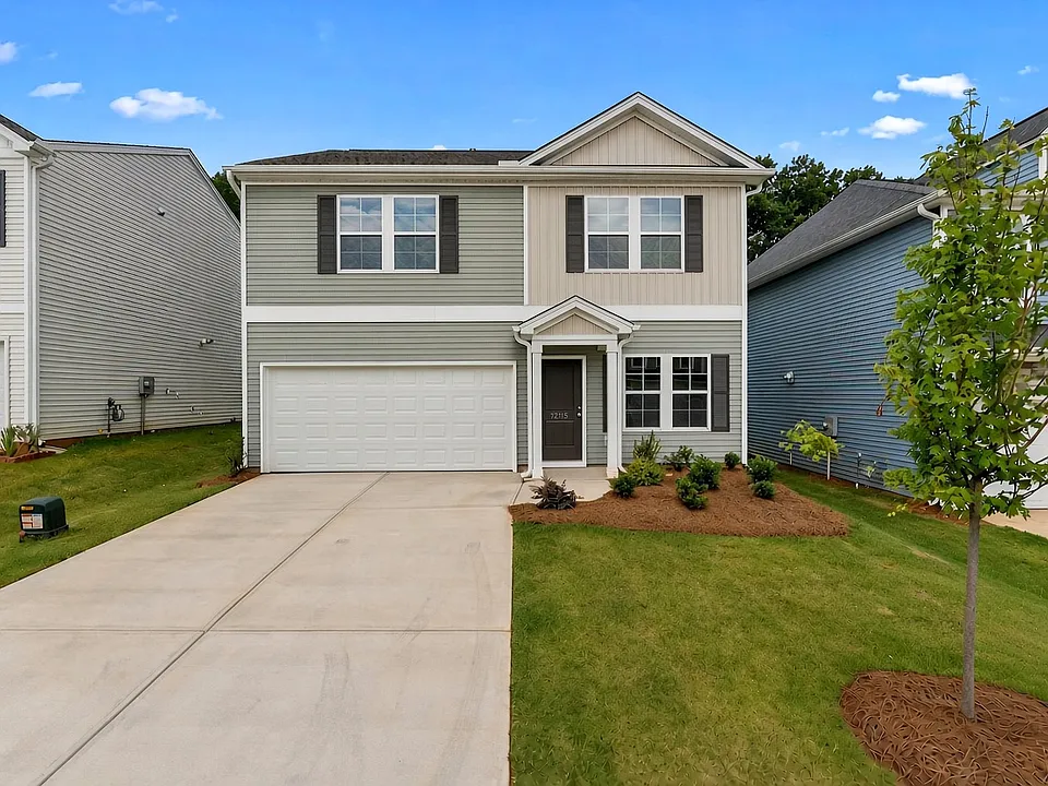 12115 Lansbury Dr