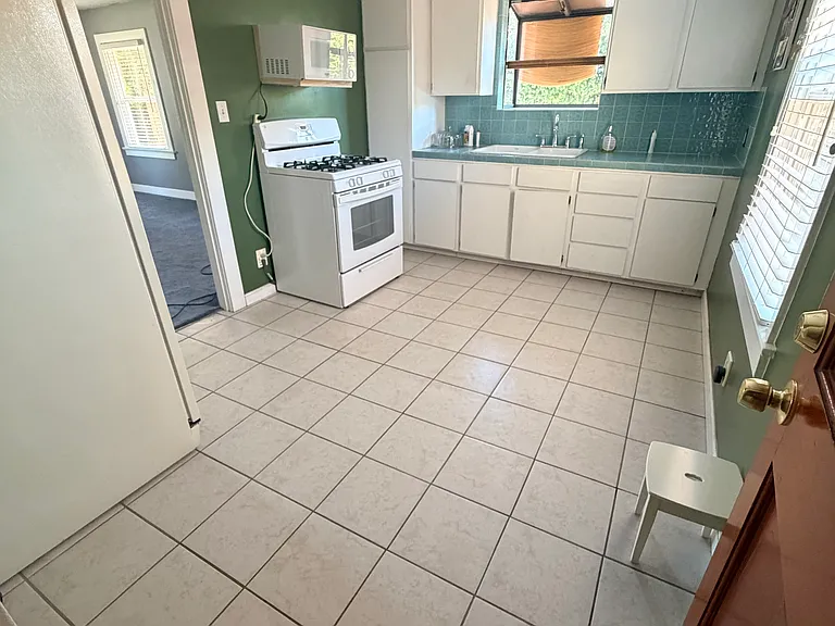 18522 Bryant St — Photo 6