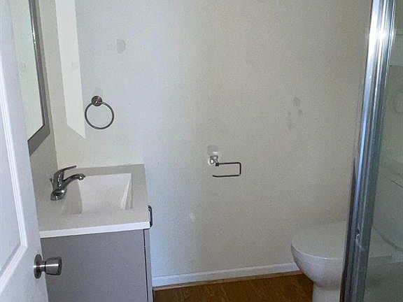 5th image of 422 N Hamilton St #4