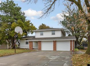 3811 N 112th Ave, Omaha, NE 68164