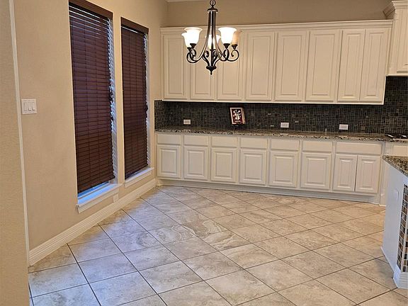 4th image of 10 Val Delsa Ct