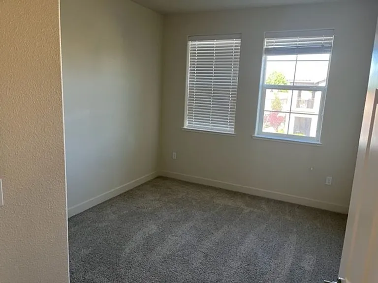 Luxe Ripon Apartments — Photo 78
