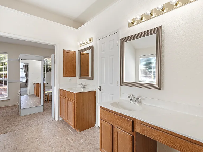 724 Pine Lakes Dr — Photo 26