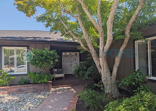 136 Peacock Dr Photo 1