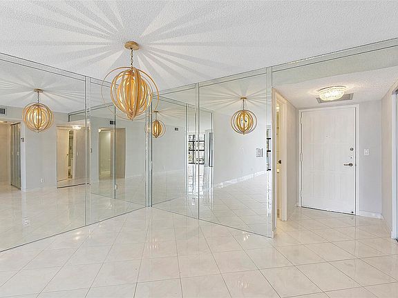 4th image of 600 Parkview Drive #308