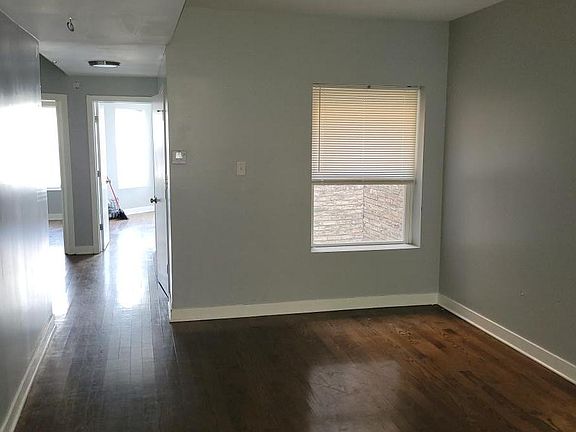 5th image of 3121 W Monroe St Unit 1
