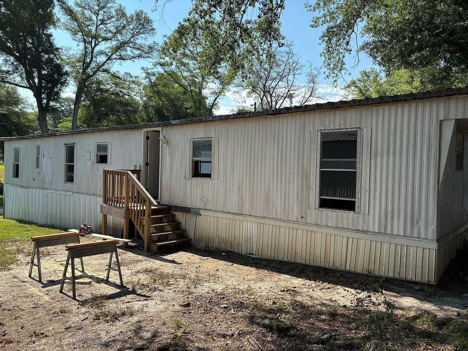 3 bed, 970 sqft, $1,100 — Photo 1