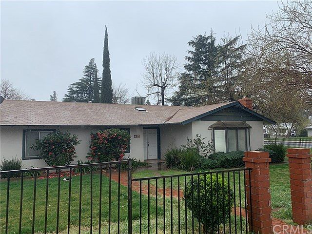 2nd image of 841 E 9th St