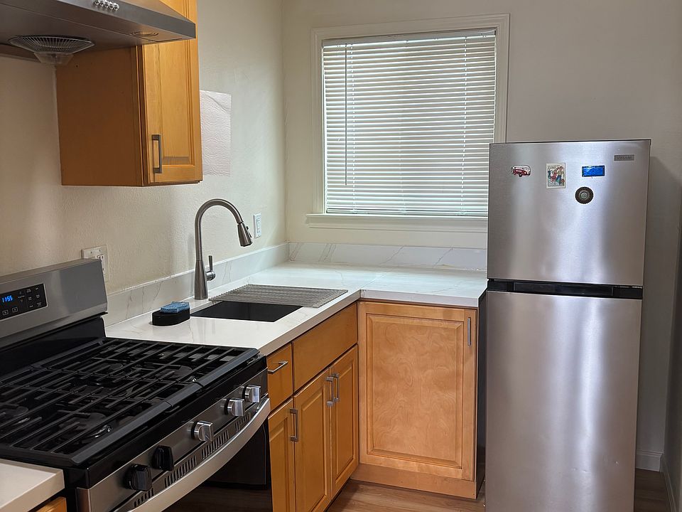 1st image of 403 S 27th St #403