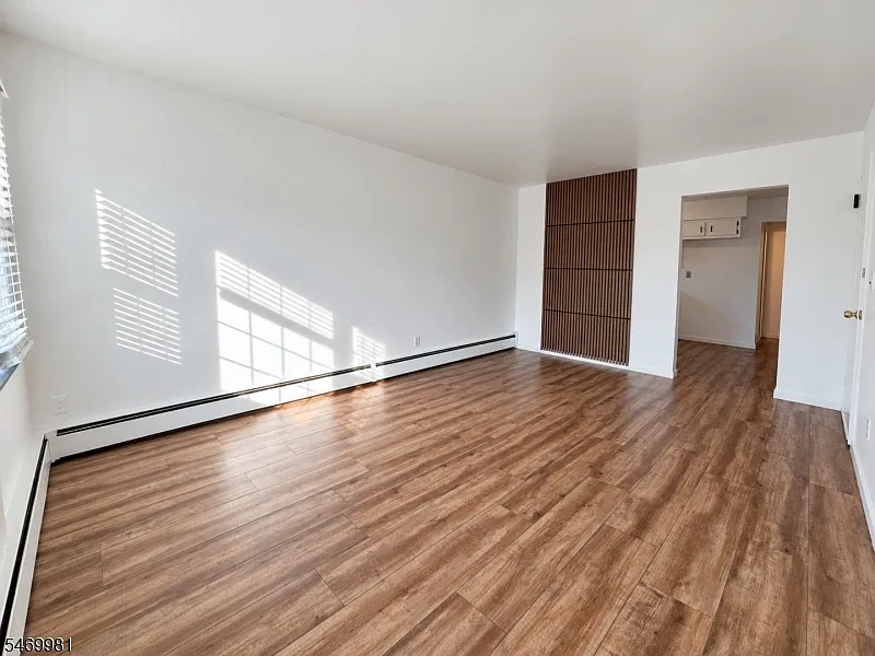 2 bed, 1.0 bath, $2,000 — Photo 3