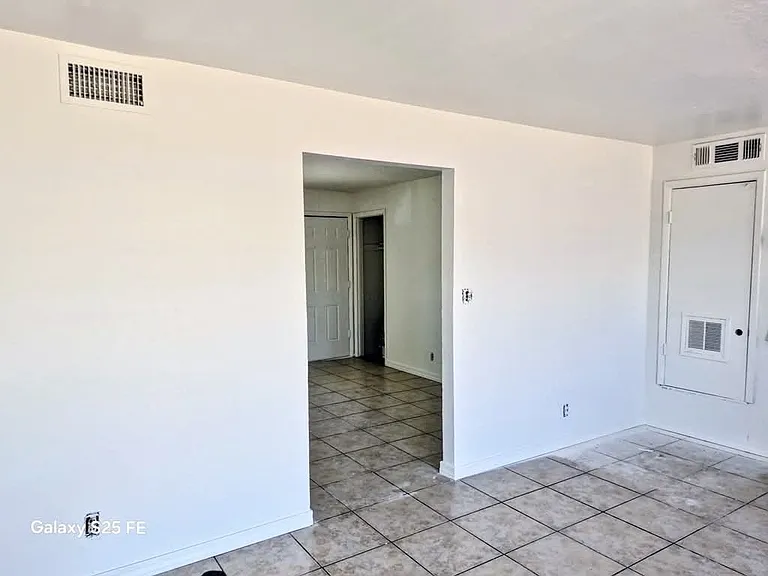 441 S Rogers — Photo 9