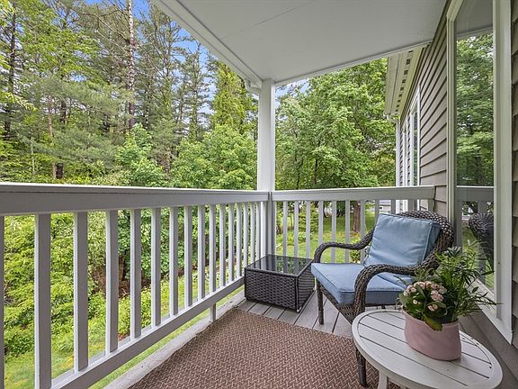 3rd image of 44 Bay Farm Rd